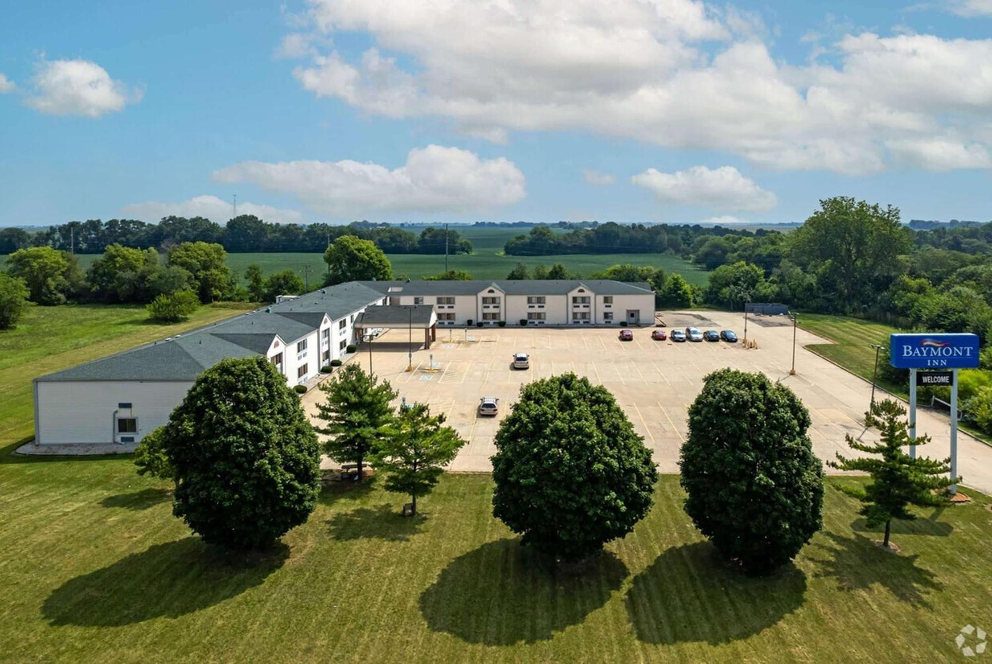Hotel Baymont By Wyndham Decatur Exterior foto